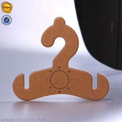 Cintres d'affichage découpés avec des matrices de bascule de sandale de Papier d'emballage de forme 123mmX106mm