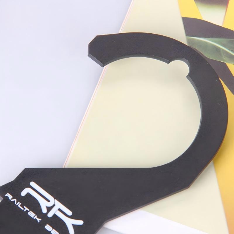 Custom Plastic Belt Display Hooks for Fashion Retail Brands